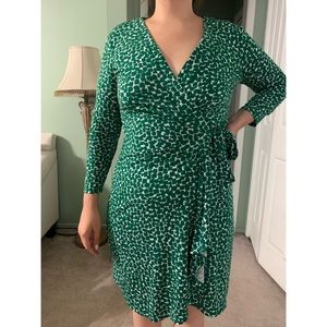 BCBG mid sleeve printed dress